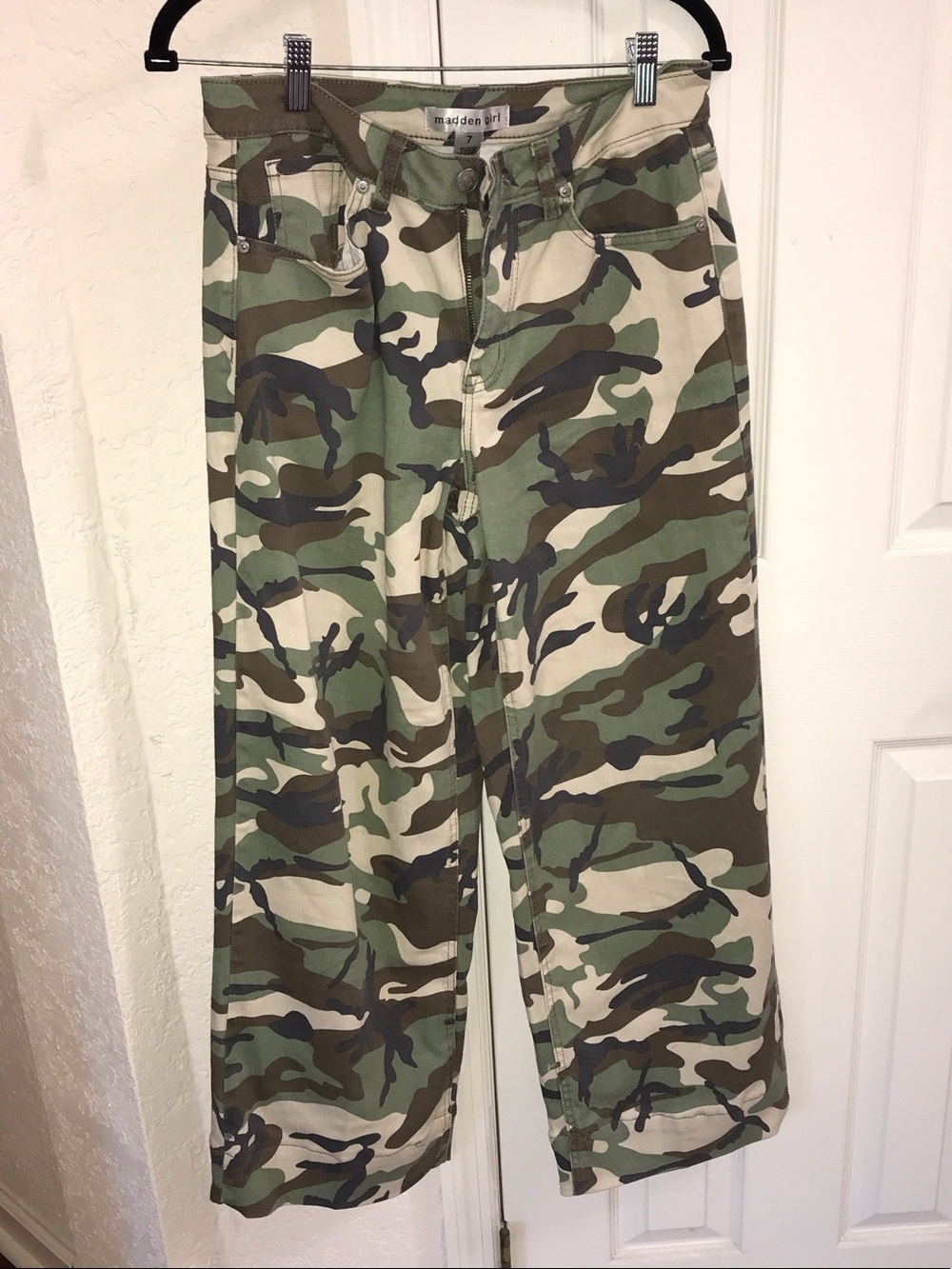 Madden Girl Camouflage Slim Cargo Pants - Green, Brown, Tan